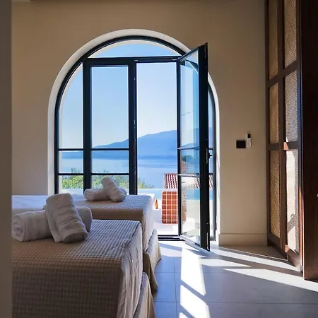 White Arch * Agia Efimia