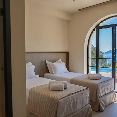 White Arch Vila Agia Efimia